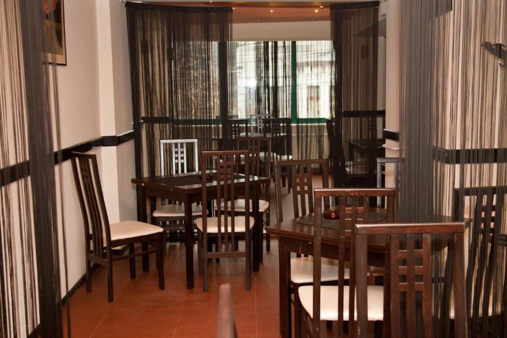 Hotel Metropol Piteşti Buitenkant foto
