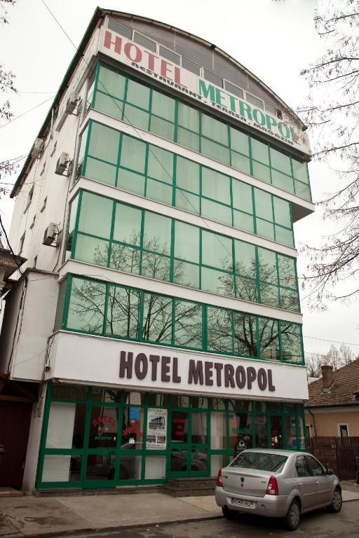 Hotel Metropol Piteşti Buitenkant foto