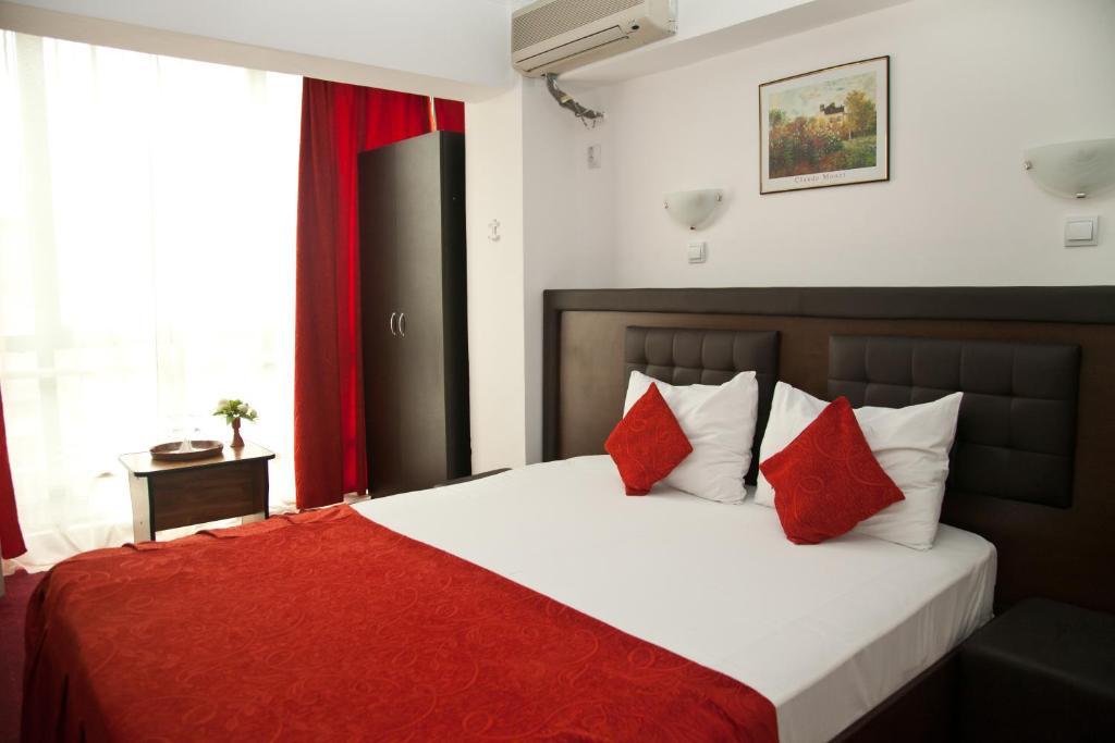 Hotel Metropol Piteşti Buitenkant foto