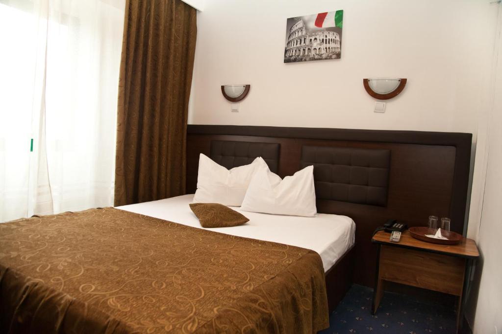 Hotel Metropol Piteşti Buitenkant foto